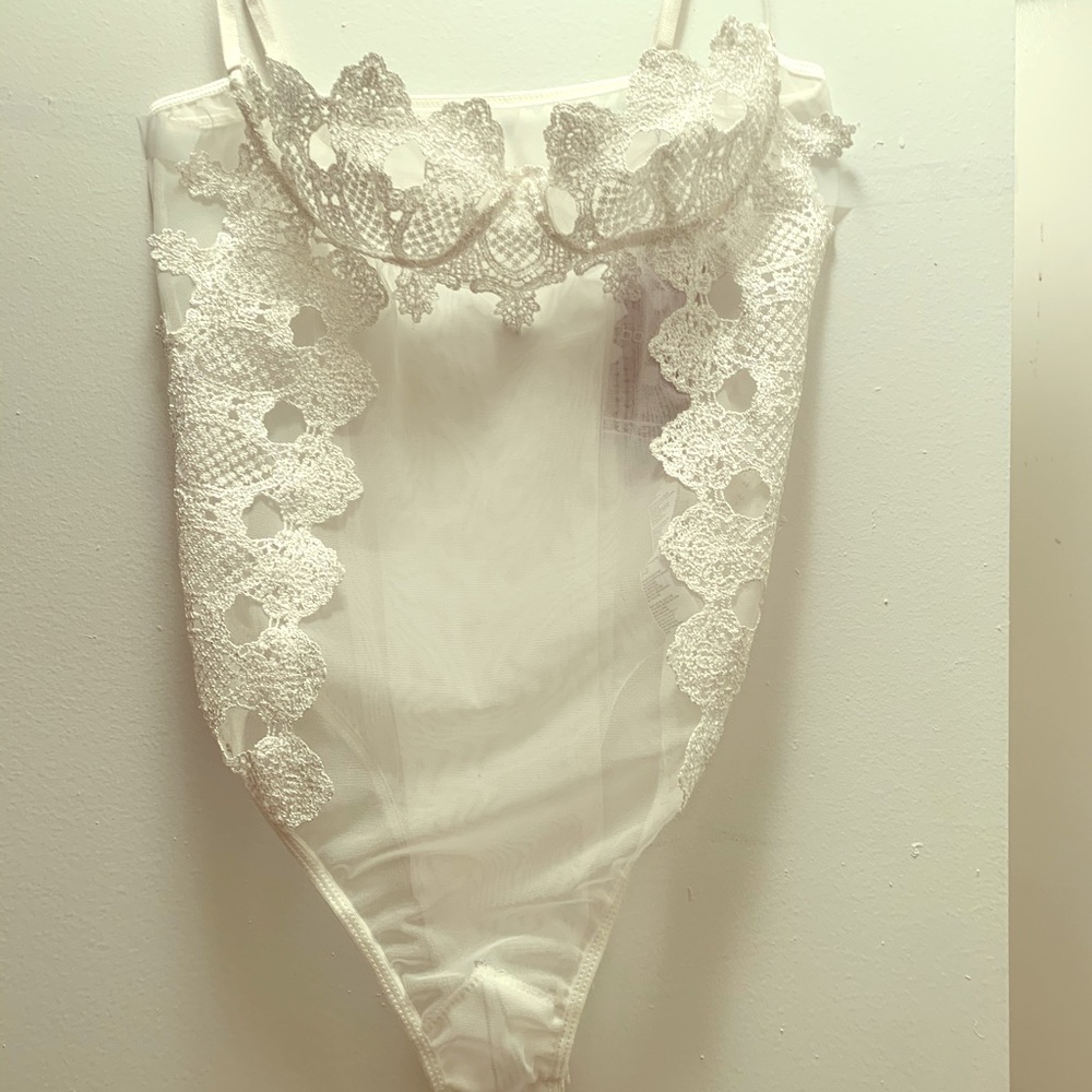 Boohoo Embroidery Lace Body 😍